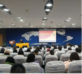 学校开展2025年秋季学期团属新媒体 骨干培训